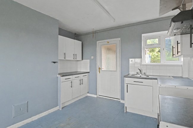 10 Windsor Lane, Stoke Sub Hamdon, Somerset, TA14 6UE 5