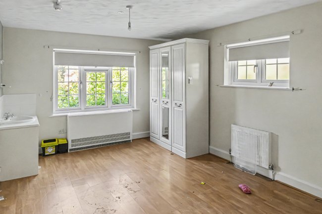 8 Wolversdene Road, Andover, Hampshire, SP10 2AX 2