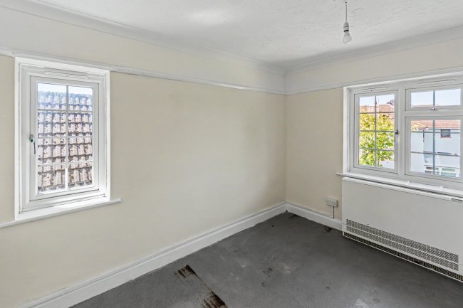 8 Wolversdene Road, Andover, Hampshire, SP10 2AX 2