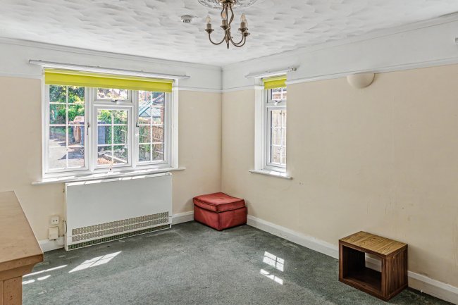 8 Wolversdene Road, Andover, Hampshire, SP10 2AX 2