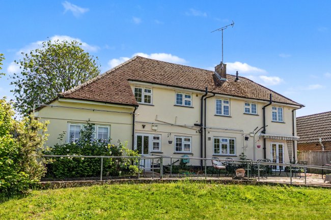 8 Wolversdene Road, Andover, Hampshire, SP10 2AX 2