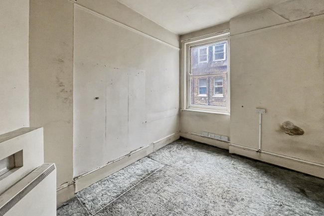 68 Albert Palace Mansions, Lurline Gardens, London, SW11 4DQ 3
