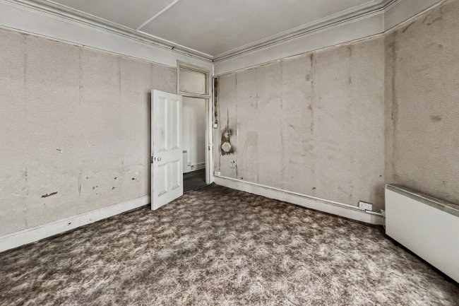 68 Albert Palace Mansions, Lurline Gardens, London, SW11 4DQ 3