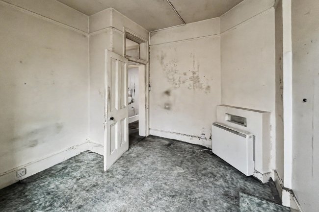 68 Albert Palace Mansions, Lurline Gardens, London, SW11 4DQ 3
