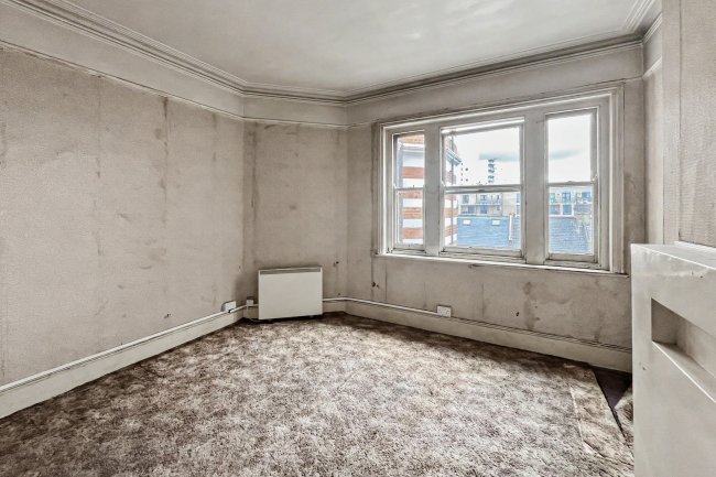 68 Albert Palace Mansions, Lurline Gardens, London, SW11 4DQ 3