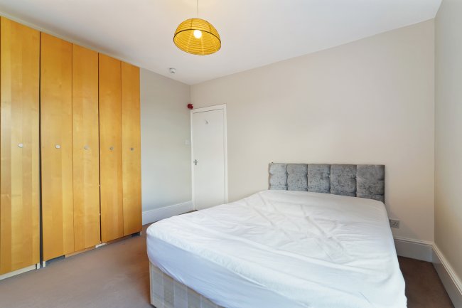 32 Upper Richmond Road, Putney, London SW15 2RX 7