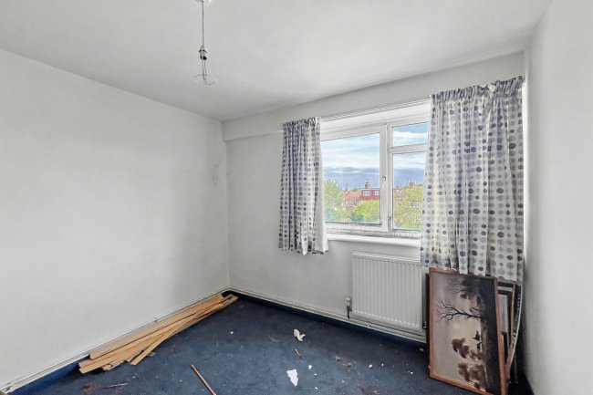 318 Grand Drive, Raynes Park, London, SW20 9NQ 7