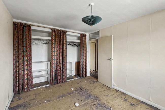318 Grand Drive, Raynes Park, London, SW20 9NQ 7