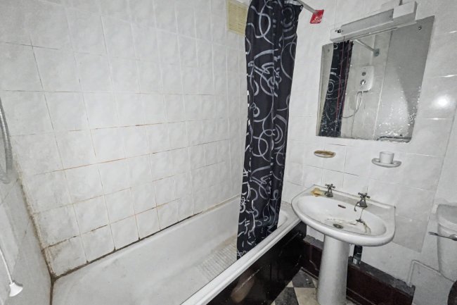318 Grand Drive, Raynes Park, London, SW20 9NQ 7