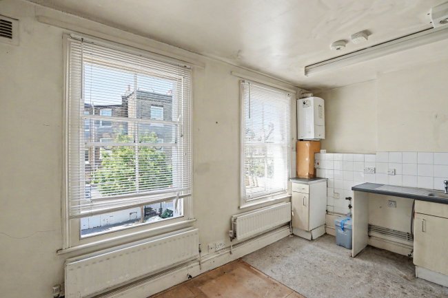 7b Nasmyth Street, Hammersmith, London W6 0HA 6