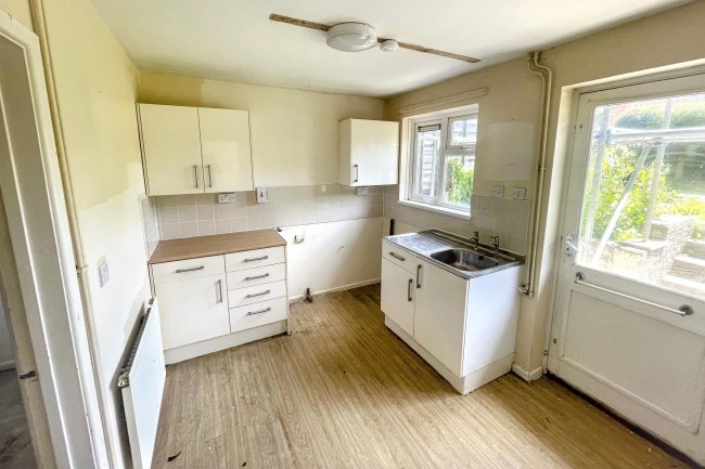 11 Honeybrook Close, Chippenham, Wiltshire, SN14 0LW 7