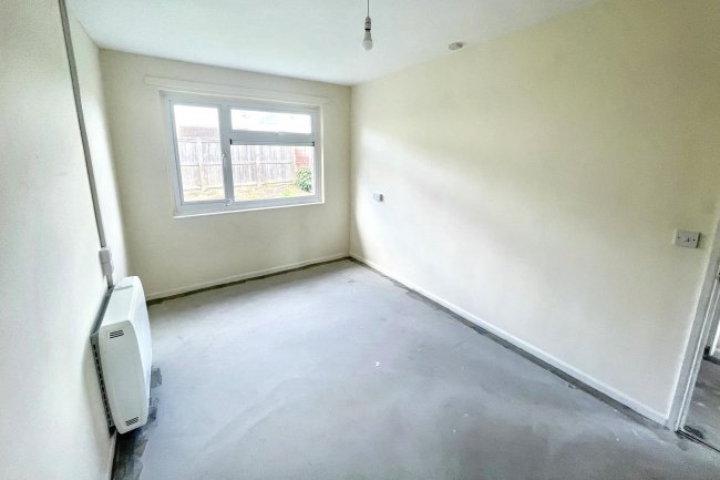107 Parklands, Malmesbury, Wiltshire, SN16 0QL 6