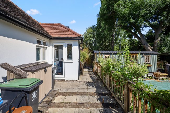 10 Brooklyn Avenue, Loughton, Essex IG10 1BL 8