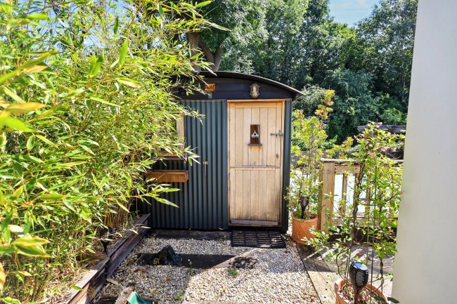 10 Brooklyn Avenue, Loughton, Essex IG10 1BL 8