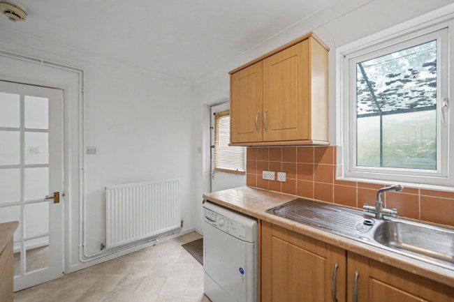 63 Longs Way, Wokingham, Berkshire RG40 1QW 9