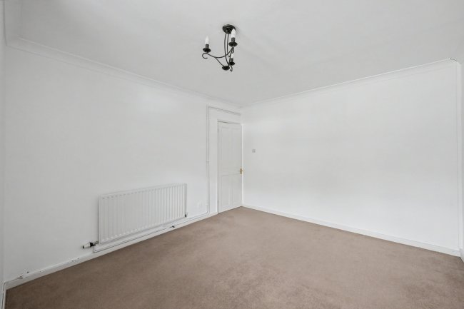 63 Longs Way, Wokingham, Berkshire RG40 1QW 9