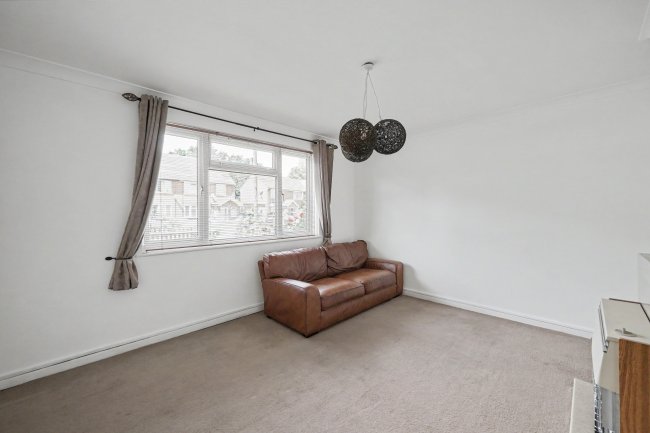 63 Longs Way, Wokingham, Berkshire RG40 1QW 9