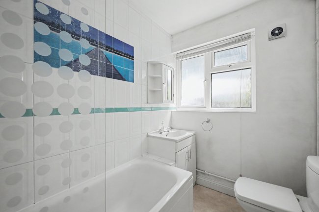 63 Longs Way, Wokingham, Berkshire RG40 1QW 9
