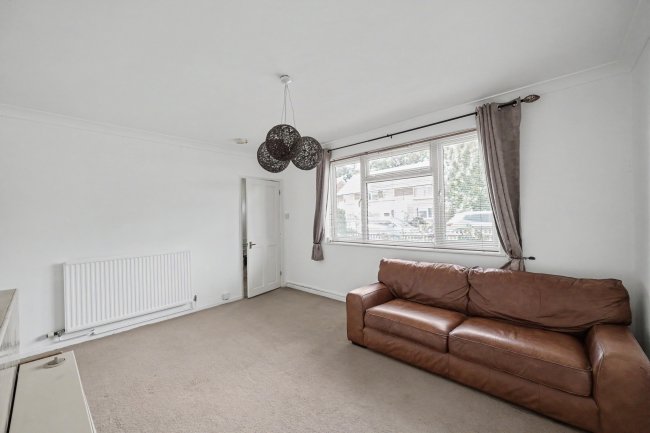63 Longs Way, Wokingham, Berkshire RG40 1QW 9