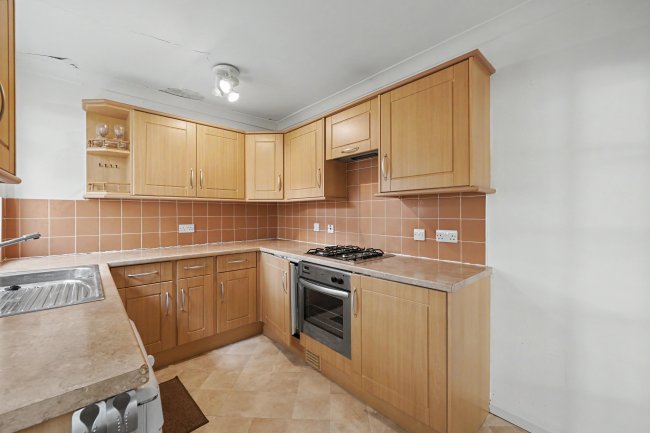 63 Longs Way, Wokingham, Berkshire RG40 1QW 9