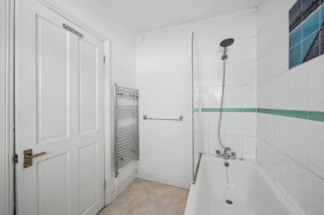 63 Longs Way, Wokingham, Berkshire RG40 1QW 9