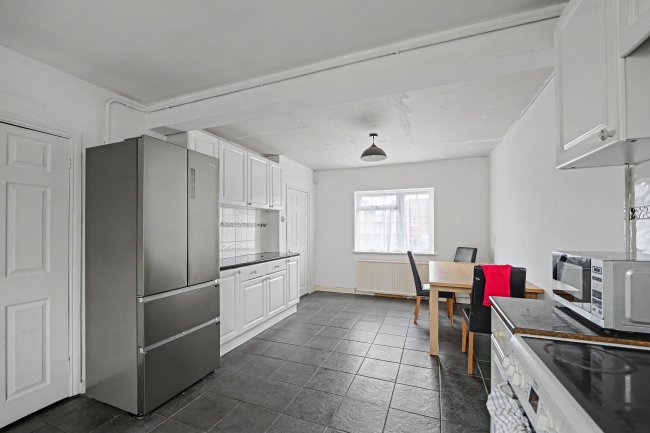 2 Barry Road, Southampton, SO19 5LP 7