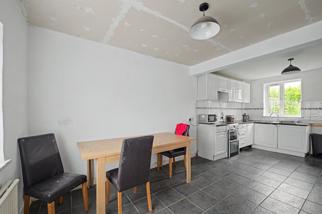 2 Barry Road, Southampton, SO19 5LP 7