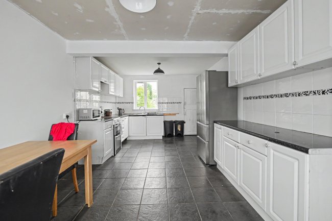2 Barry Road, Southampton, SO19 5LP 7