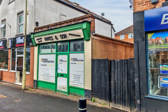 12 Reading Road South, Fleet, Hampshire, GU52 7QL 10
