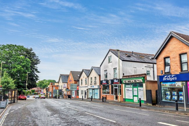 12 Reading Road South, Fleet, Hampshire, GU52 7QL 10