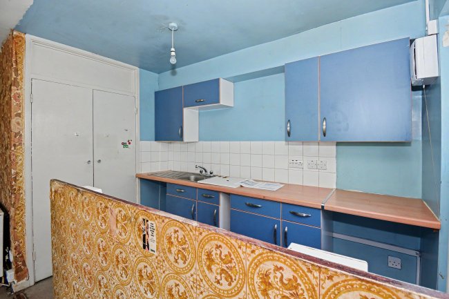 Flat 13, Caradon Court, 1A Ellesmere Road, Twickenham, TW1 2DN 4