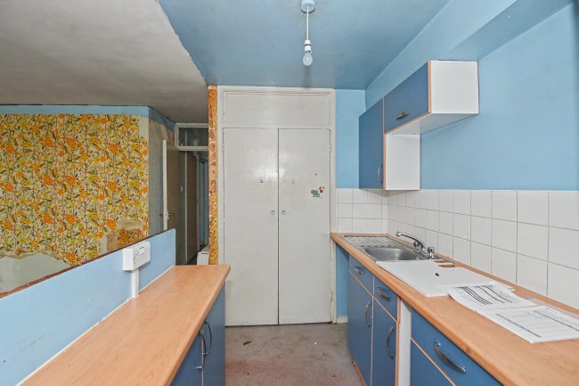Flat 13, Caradon Court, 1A Ellesmere Road, Twickenham, TW1 2DN 4