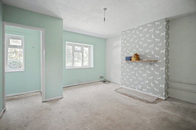 2 Gibbins Lane, Warfield, Bracknell, Berks, RG42 6AP 8
