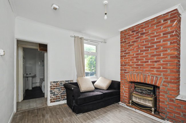 154 New Town Street, Luton, LU1 3EF 3