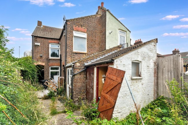 154 New Town Street, Luton, LU1 3EF 3