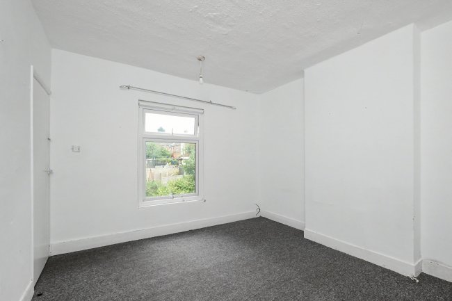 154 New Town Street, Luton, LU1 3EF 3