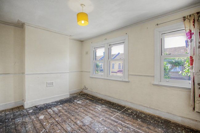 Flat B, 28 Bolton Road, Stratford, London, E15 4JY 6