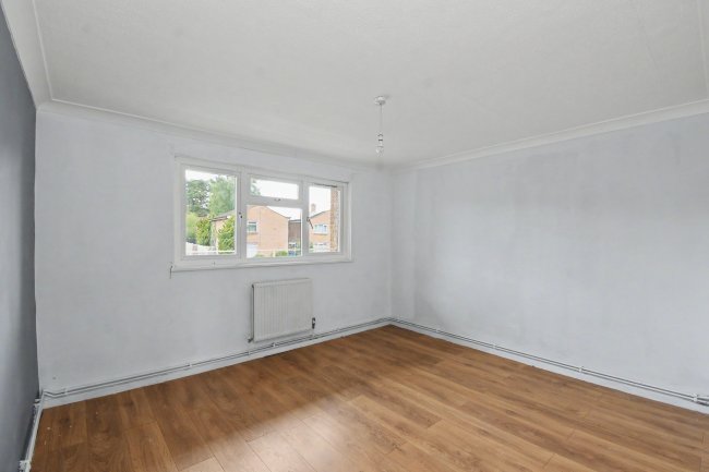 Flat 9 Boulters House, Uffington Drive, Bracknell, Berks, RG12 9JY 2