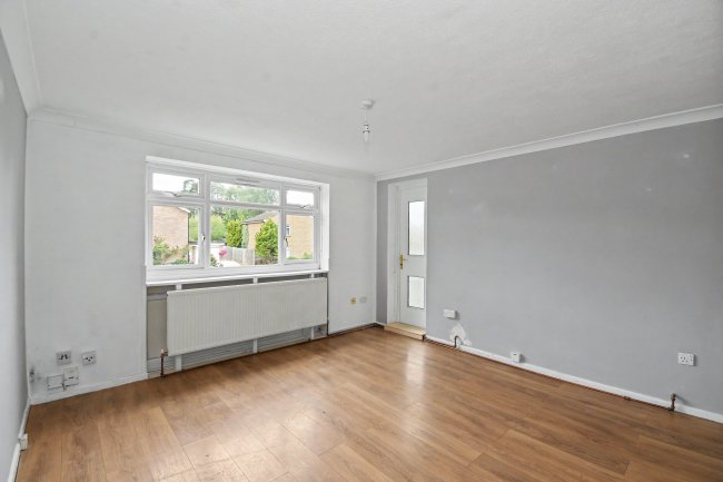 Flat 9 Boulters House, Uffington Drive, Bracknell, Berks, RG12 9JY 2