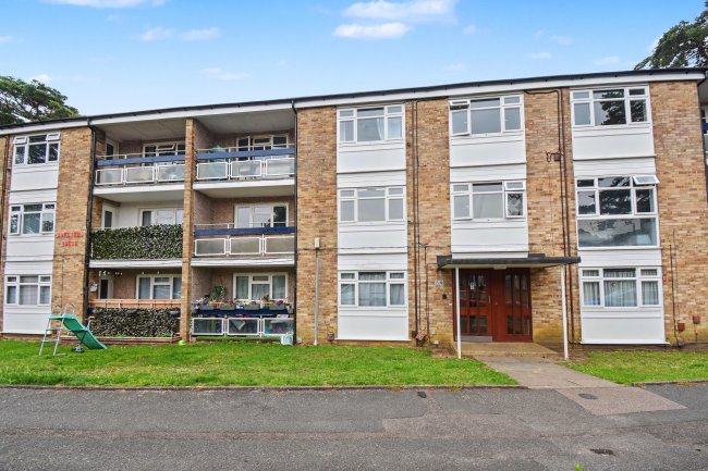 Flat 9 Boulters House, Uffington Drive, Bracknell, Berks, RG12 9JY 2