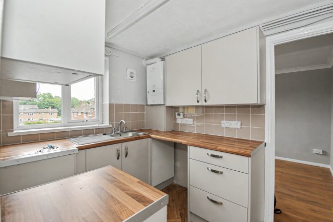 Flat 9 Boulters House, Uffington Drive, Bracknell, Berks, RG12 9JY 2