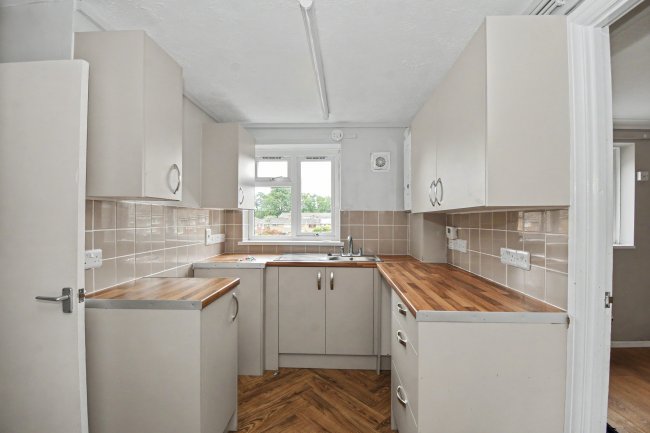 Flat 9 Boulters House, Uffington Drive, Bracknell, Berks, RG12 9JY 2