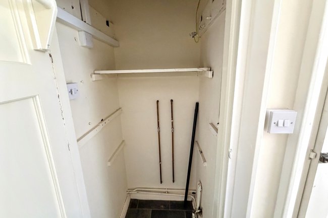 26a Crown Lane, Morden, Surrey SM4 5BL 1