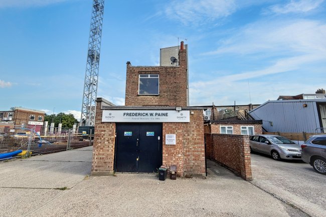 26a Crown Lane, Morden, Surrey SM4 5BL 1