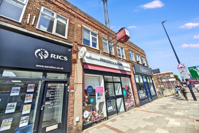 26a Crown Lane, Morden, Surrey SM4 5BL 3