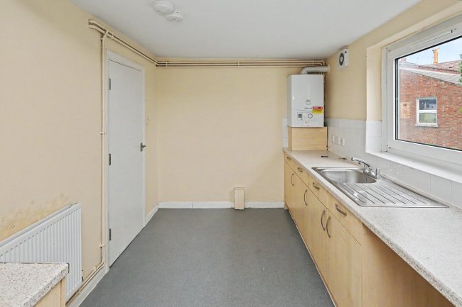 8b Beaconsfield Road, Willesden, London NW10 2JG 1