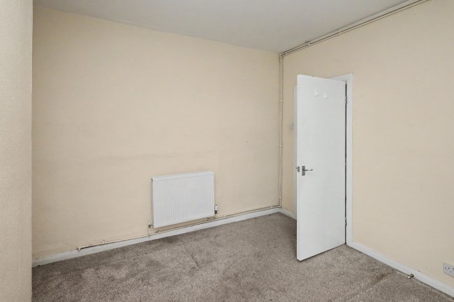 8b Beaconsfield Road, Willesden, London NW10 2JG 1