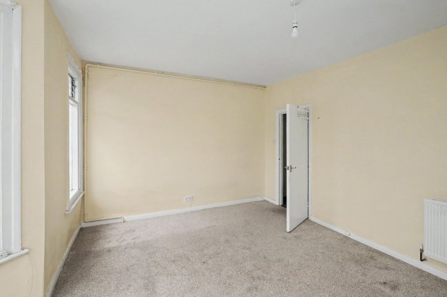 8b Beaconsfield Road, Willesden, London NW10 2JG 1