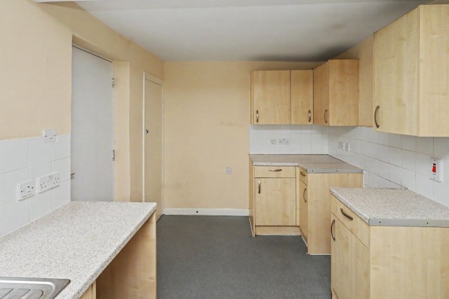 8b Beaconsfield Road, Willesden, London NW10 2JG 1
