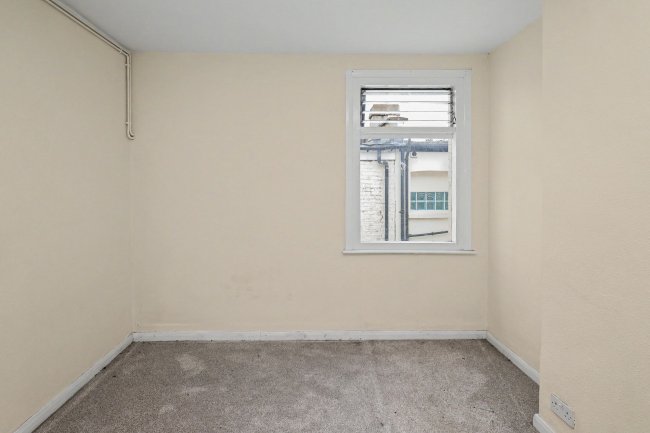 8b Beaconsfield Road, Willesden, London NW10 2JG 1